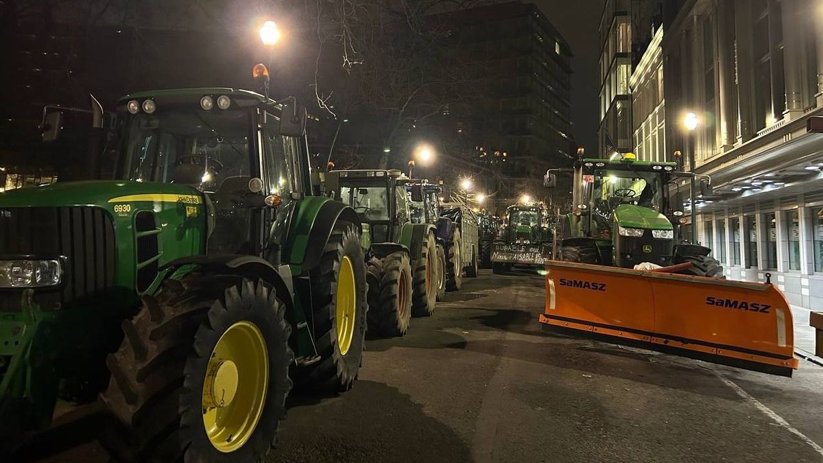 Farmers: "Keep Your Bureaucratic Crap!"