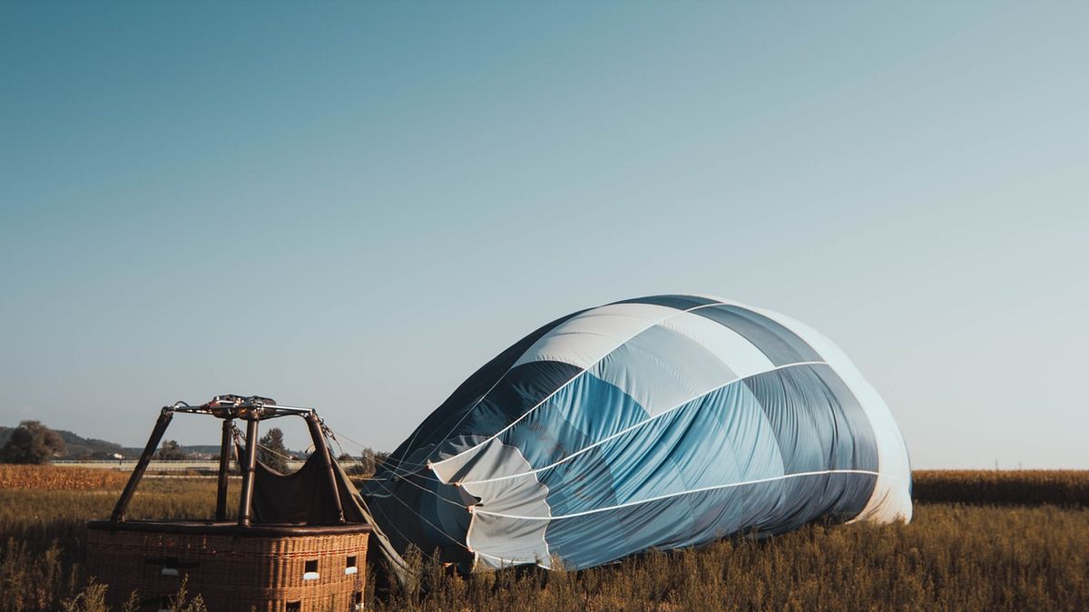 Négyen szörnyethaltak egy hőlégballon-katasztrófában + videó