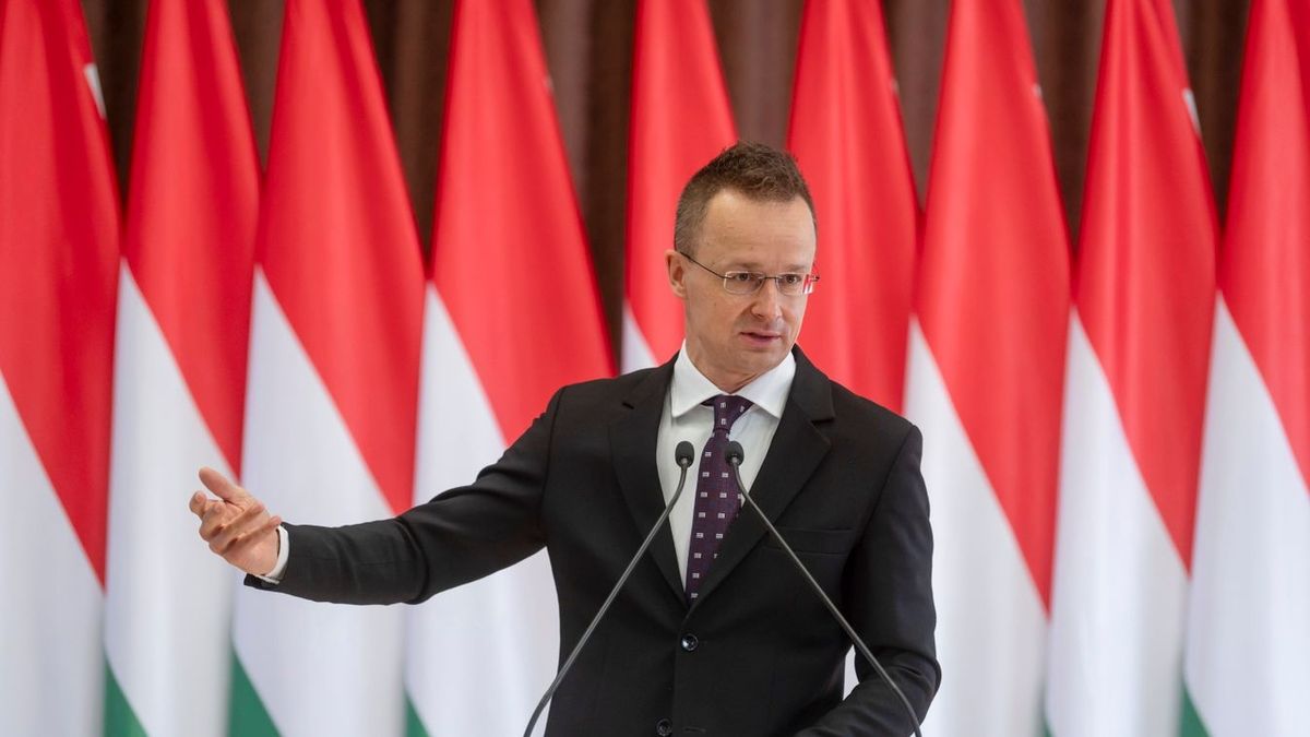 Szijjártó Péter: Ez politikai hangulatkeltés a zsidóság ellen