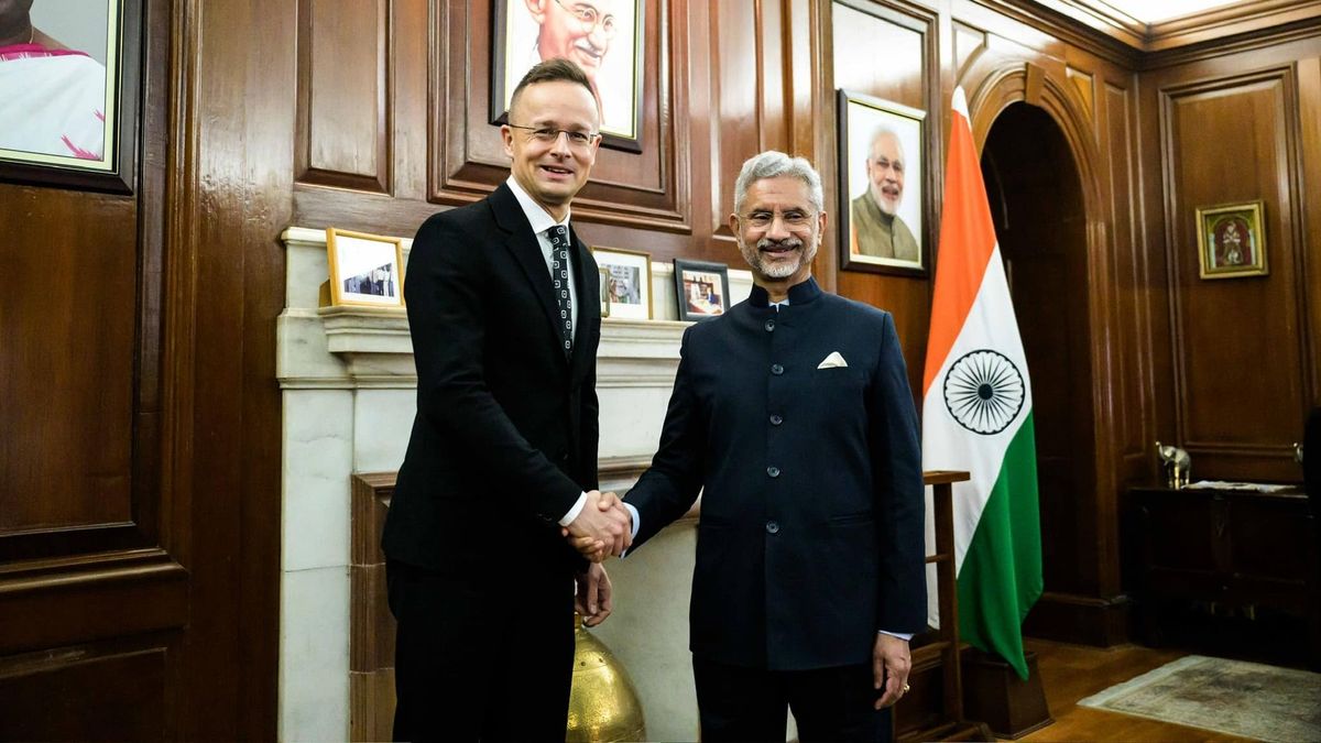 Hungary FM Pushes For Closer Cooperation With India