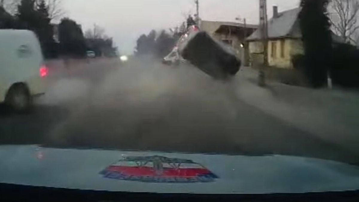 Hatalmas borulással végződött az autós üldözés