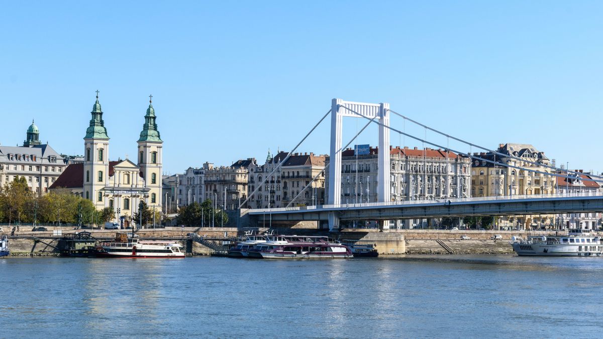Az Erzsébet hídon át viszik a távhőt a belvárosba
