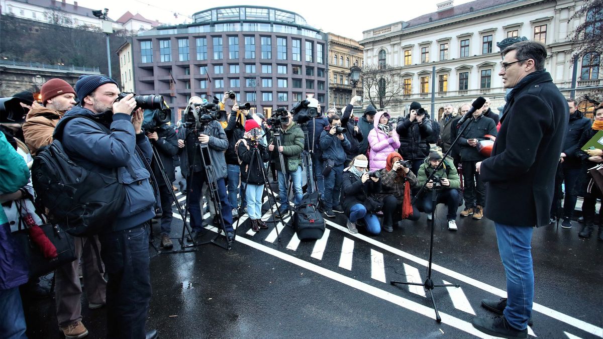 A főpolgármester gyorsan leporolta a látványterveket