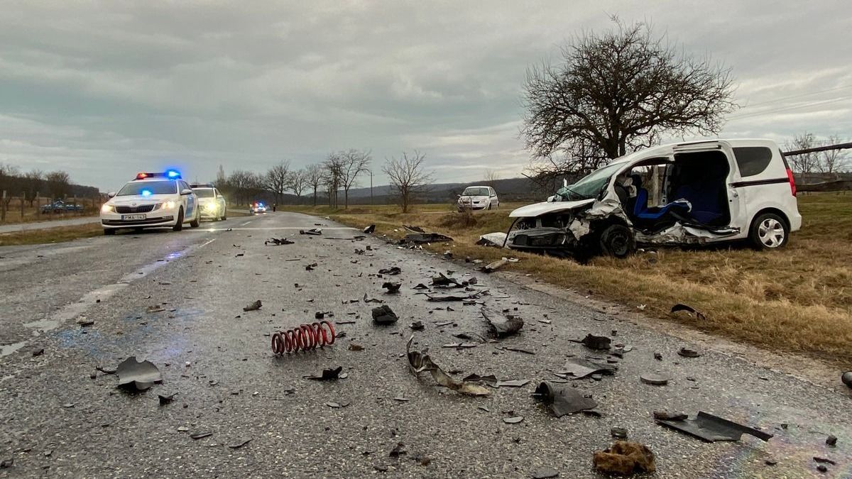 Brutálisan összeütközött két autó Felsőörsnél + fotók, videók