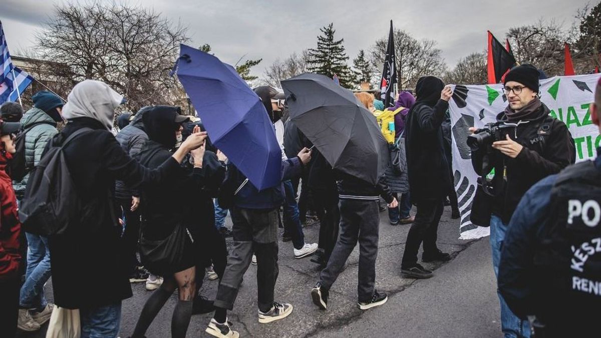 Labdába sem rúghattak a szélsőbaloldaliak a rendőrség megelőző intézkedéseinek köszönhetően