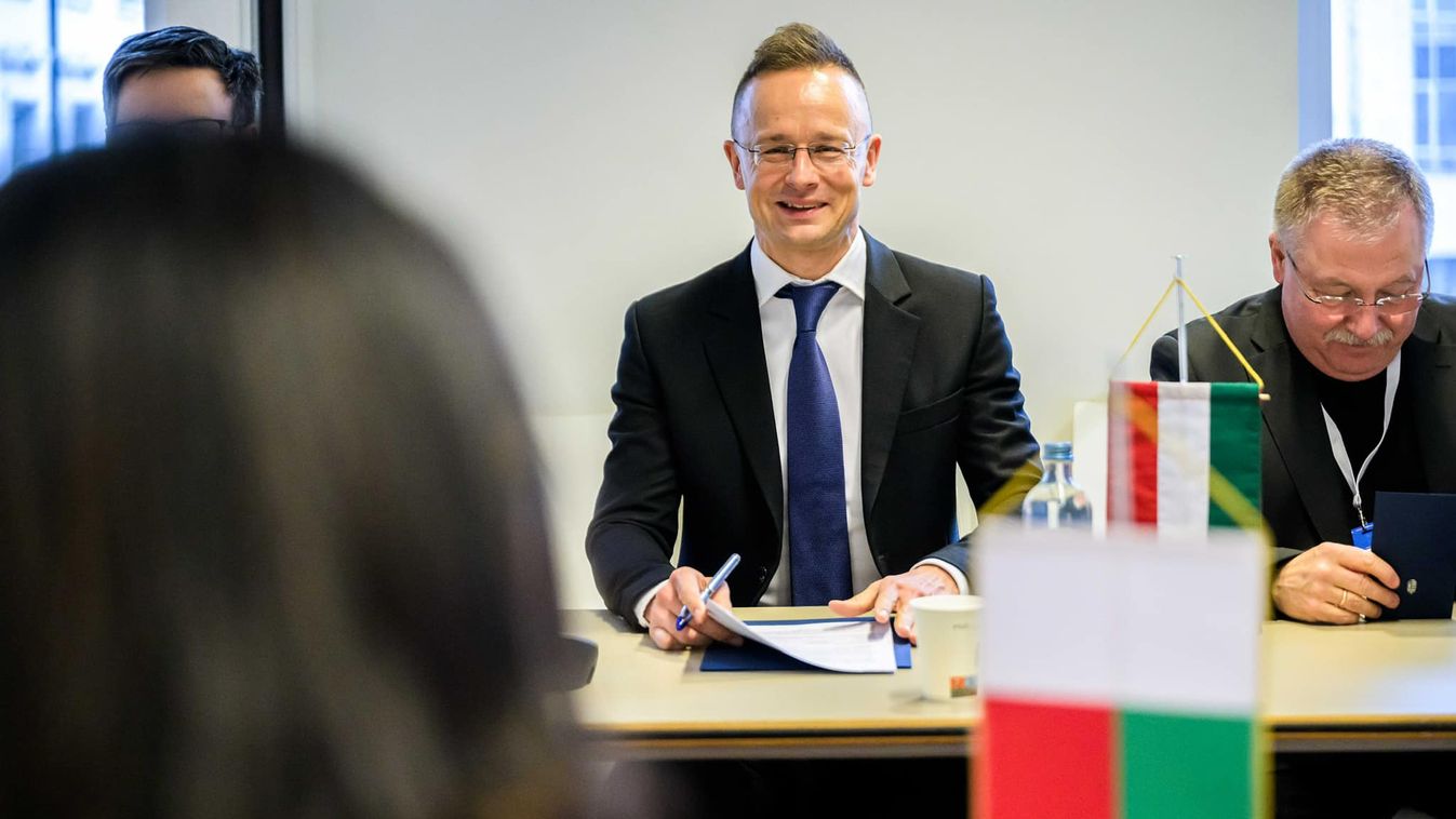 Szijjártó Péter kilenc ázsiai külügyminiszterrel tárgyalt pénteken Brüsszelben