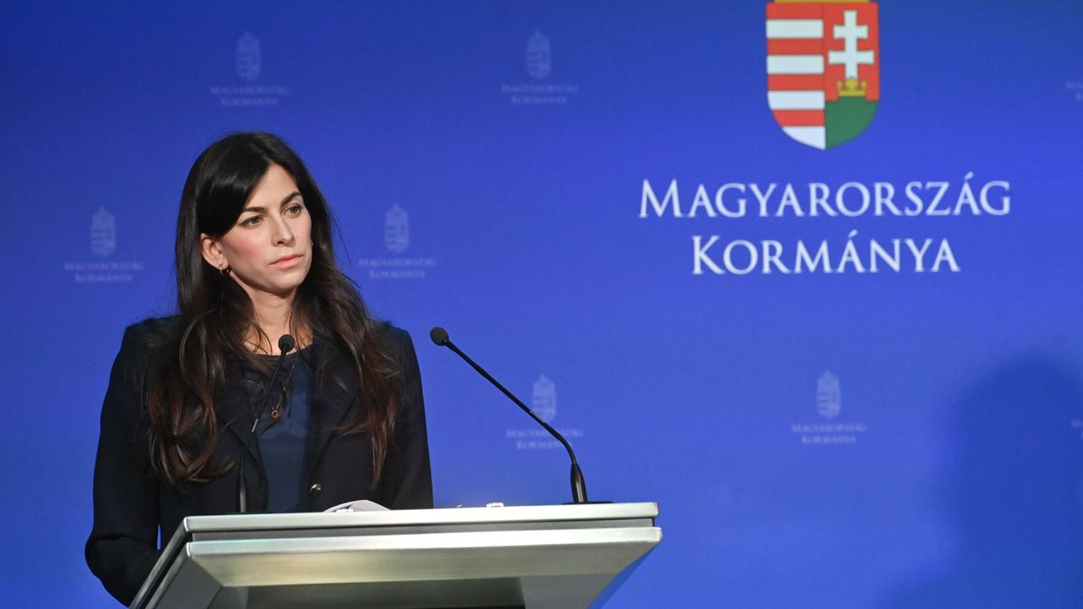 Szentkirályi Alexandra: Magyarország nem enged a brüsszeli nyomásnak