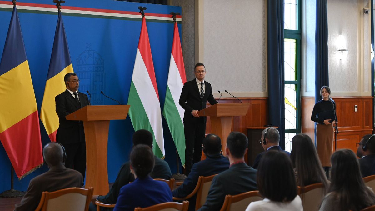 Szijjártó Péter: Veszélyesek a háborús kijelentések