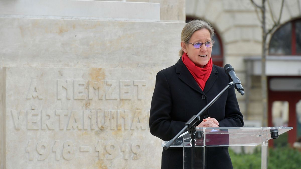 Földváryné Kiss Réka: Ha a kommunisták megszerzik a hatalmat, akkor bárkiből lehet áldozat