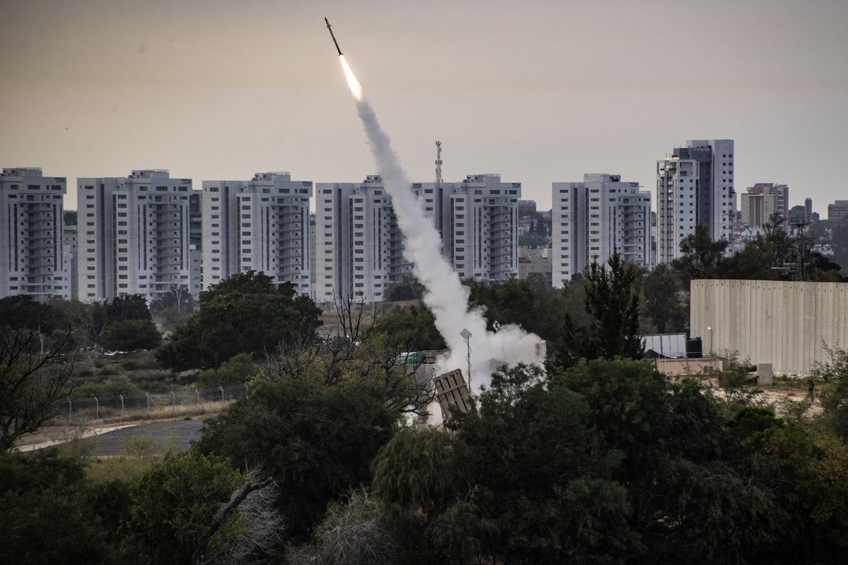 Rockets fired from Gaza in response to Israeli airstrikes
proxyháború