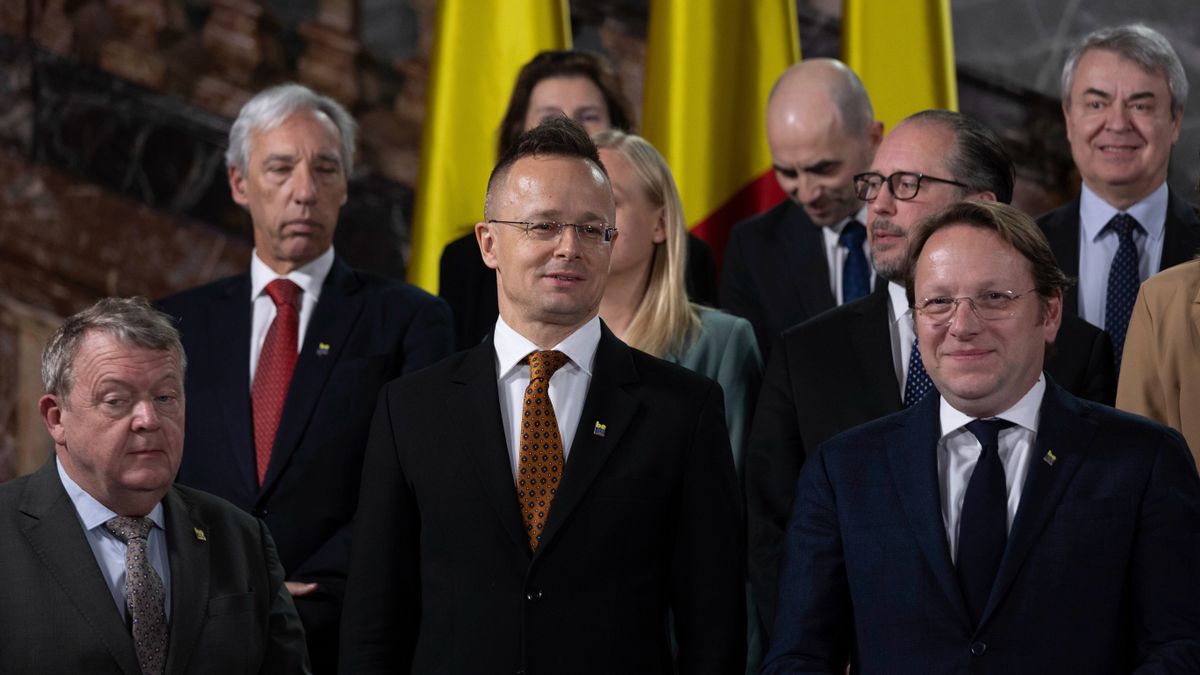 Hungary FM: Being Pro-Ukraine Very Easy From Nice Offices in Brussels, Washington + Video