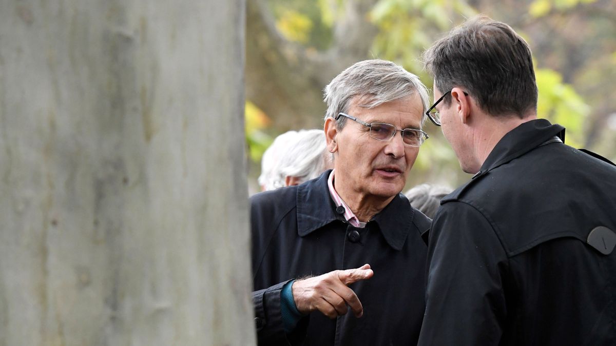 Húsz évig élvezte a baloldal támogatását a gyermekotthon pedofil igazgatója