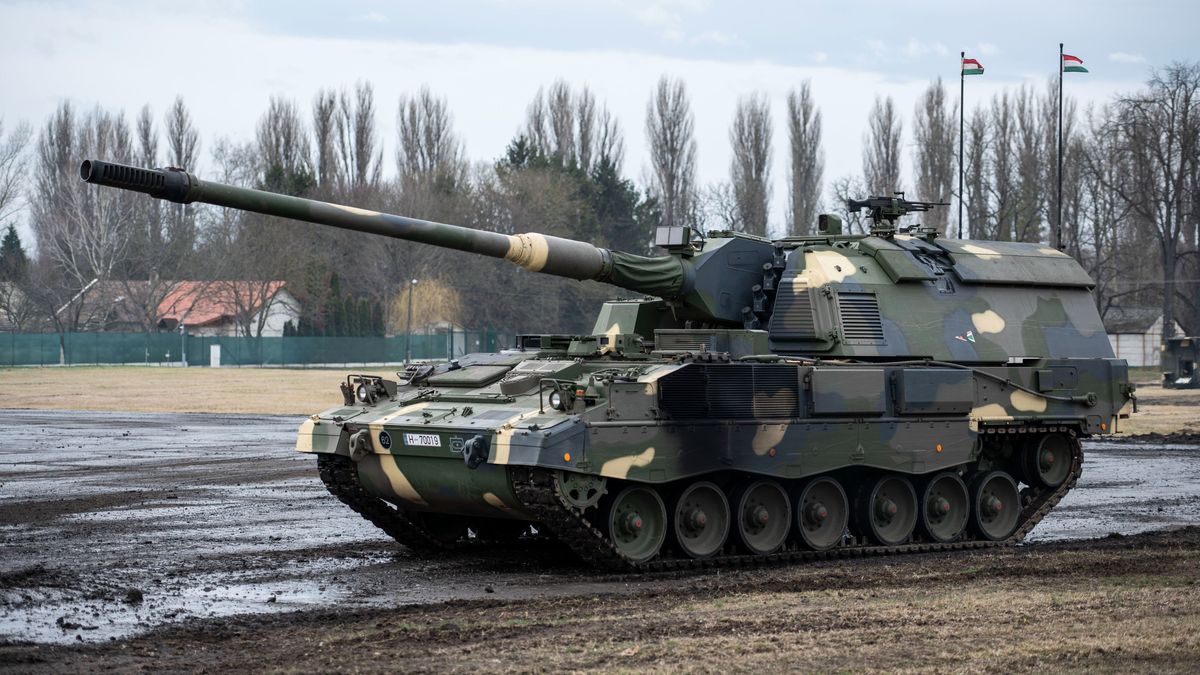 A hétvégén is várják a toborzóirodák a jelentkezőket a PzH 2000-re