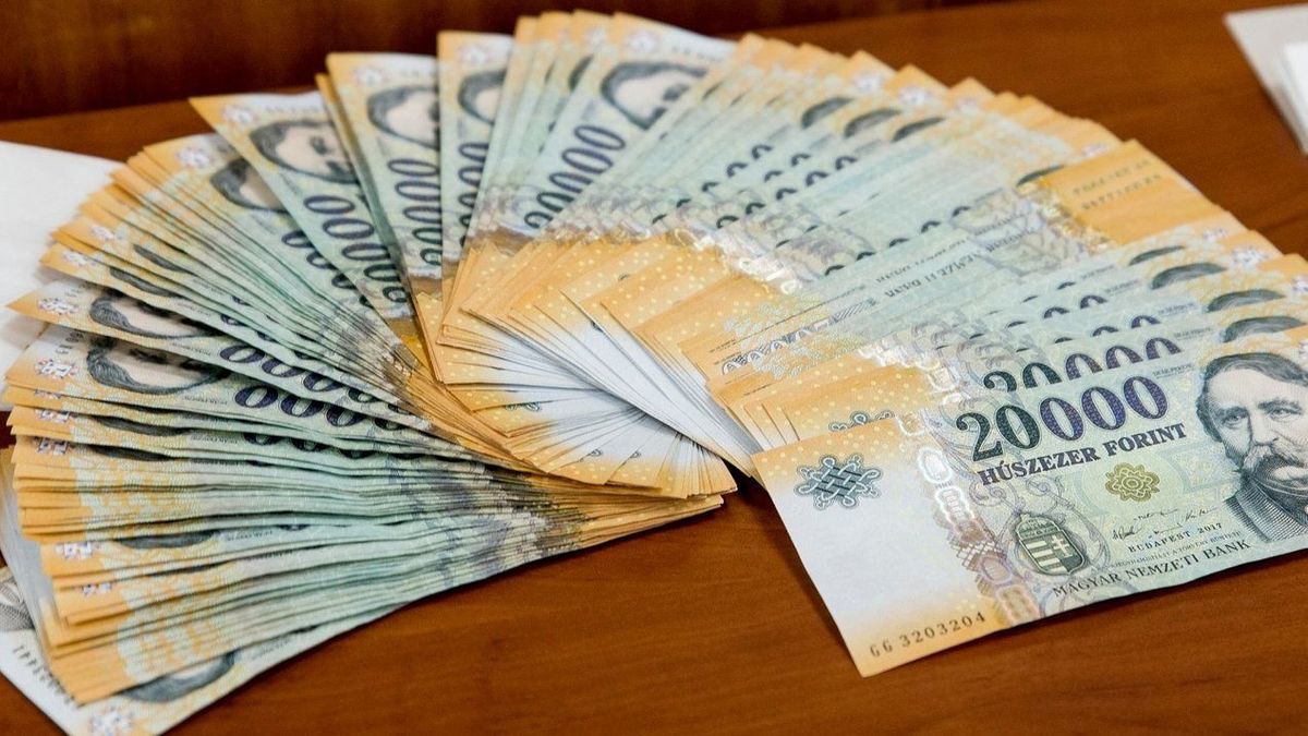Bevallotta a zalai jegyző, hogy az anyakönyvvezetővel manipulálta a jutalmak szétosztását az önkormányzati választások után