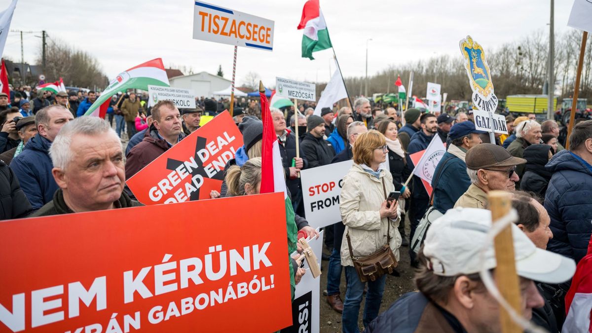 Importtilalmat akarnak az ukrán árukra a tüntető magyar gazdák