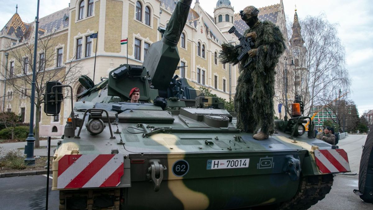 A világ legmodernebb harci járműveit mutatták be Kecskeméten + videó