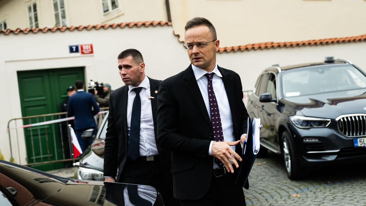 Hungary FM Welcomes Outcome of V4 Summit