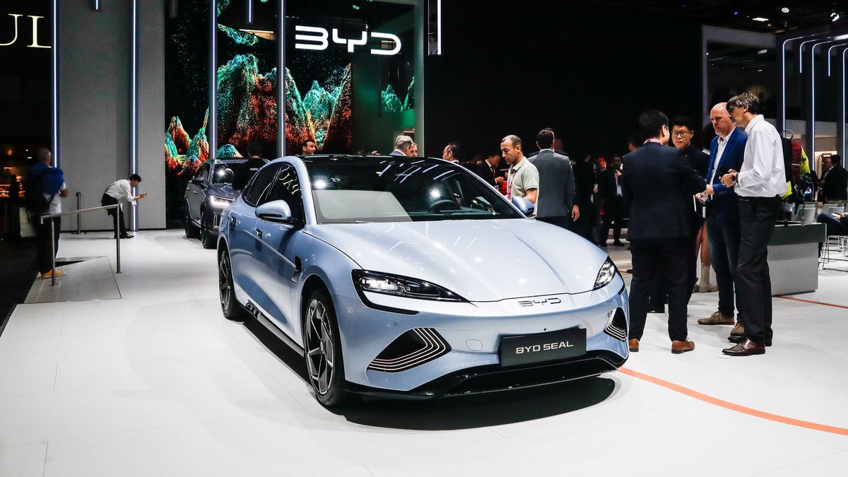 Még az első kapavágás sem történt meg, a BYD máris toboroz