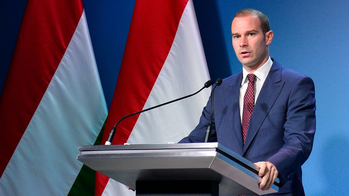 Hollik István: Brüsszel a háború pártjára állt, ahogy a magyar dollárbaloldal is