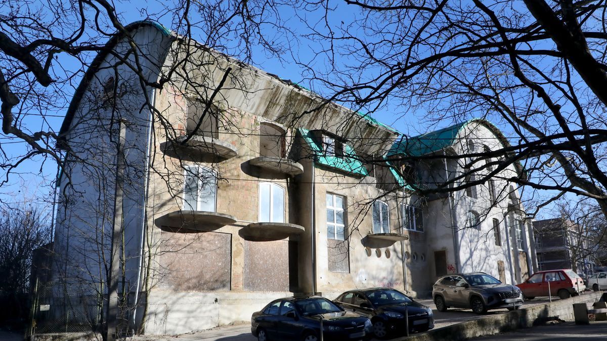 Lakóház is lehet az egykori hotelekből