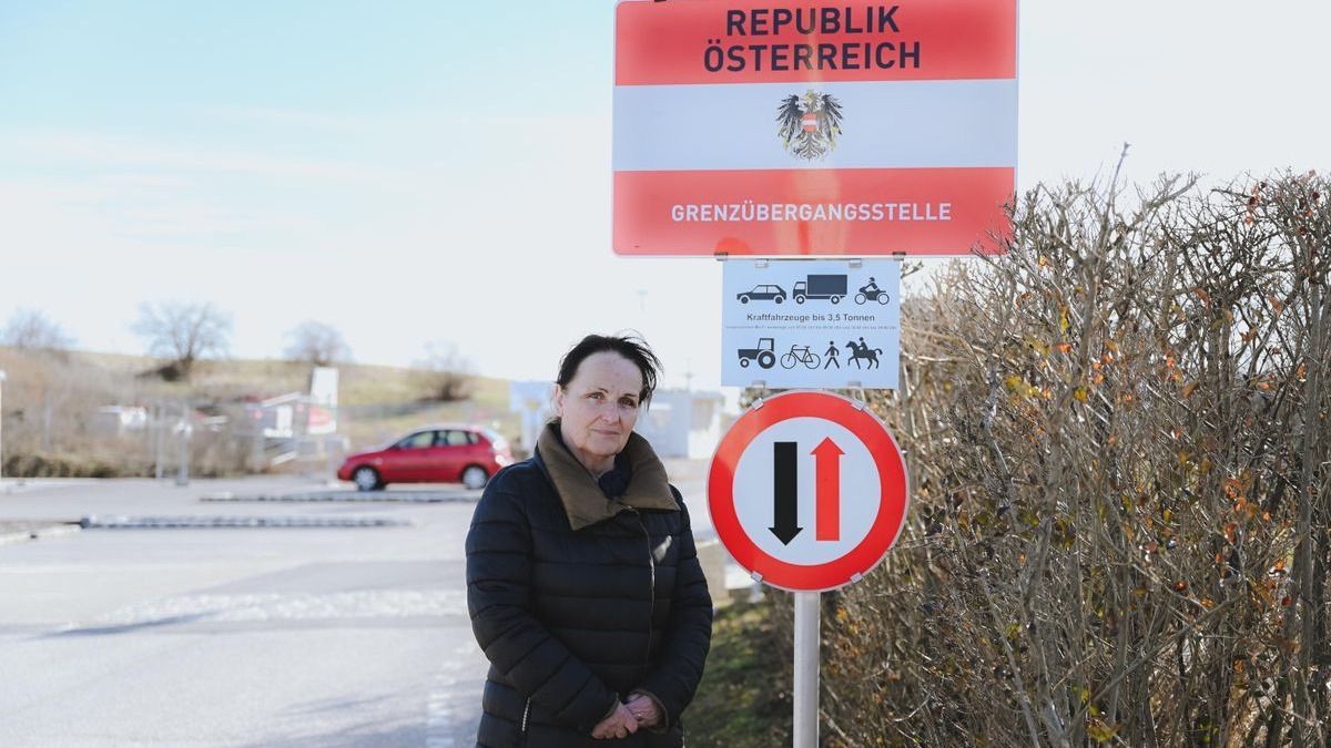 A határt lezáró osztrák polgármester nem állja a szavát
