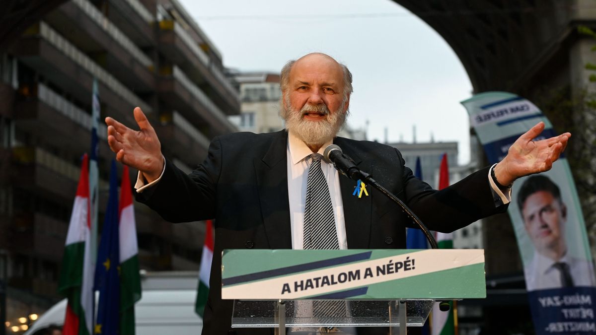 Bilincsben vitte el a NAV Iványi Gábor egyházának gazdasági vezetőjét