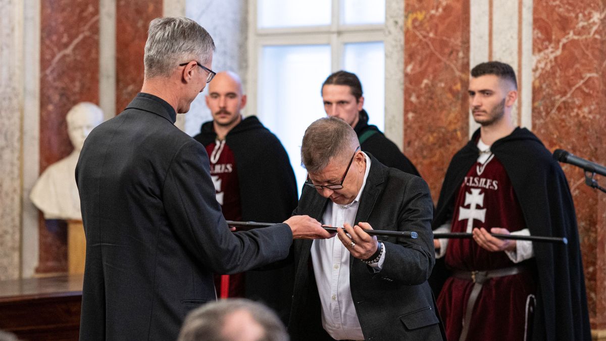 Átvették a Balassi Bálint-emlékkardokat az idei kitüntetettek