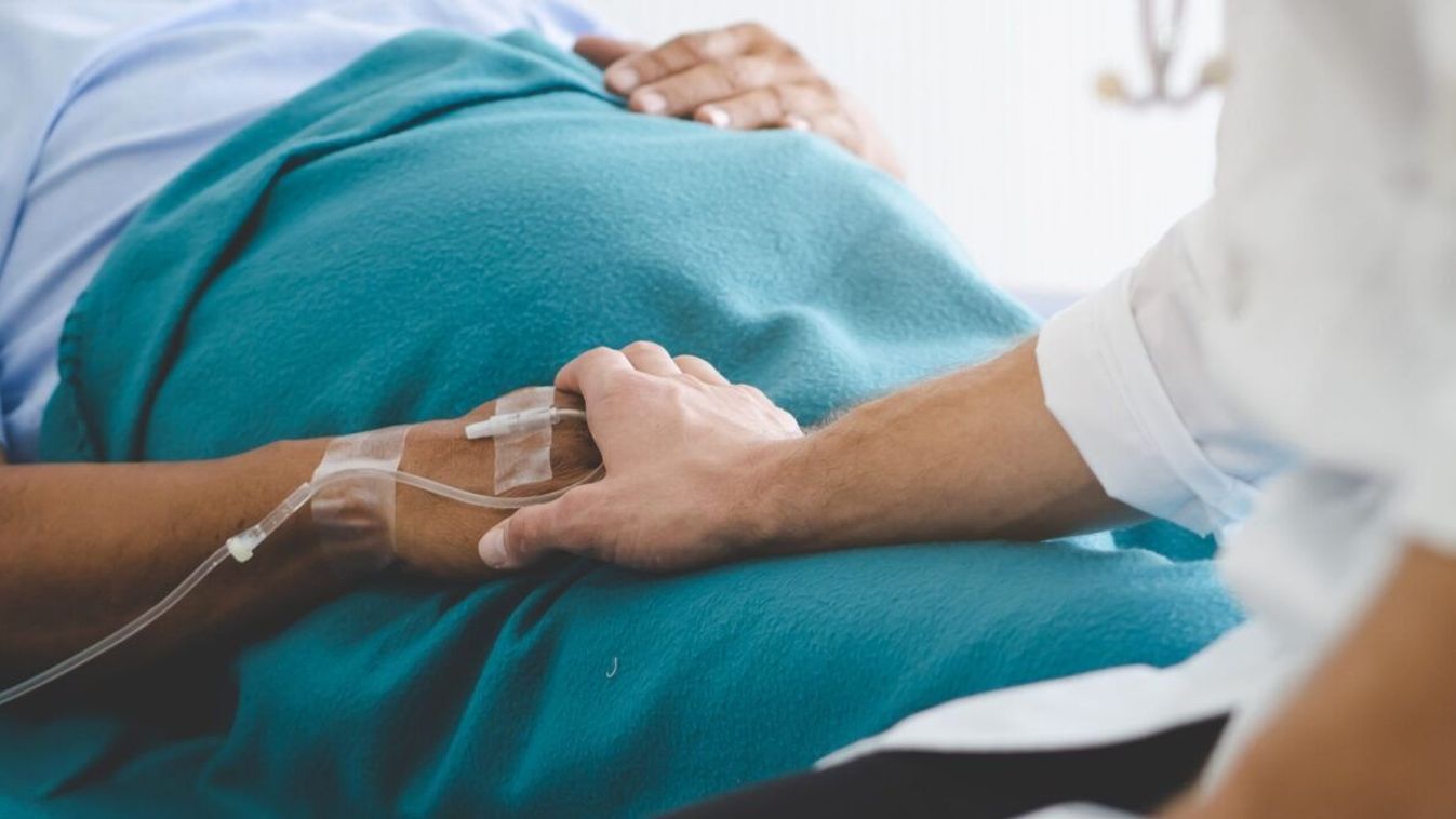 Tarol az influenza, teljes látogatási tilalmat rendeltek el egy szabolcsi kórházcsoport tagkórházaiban