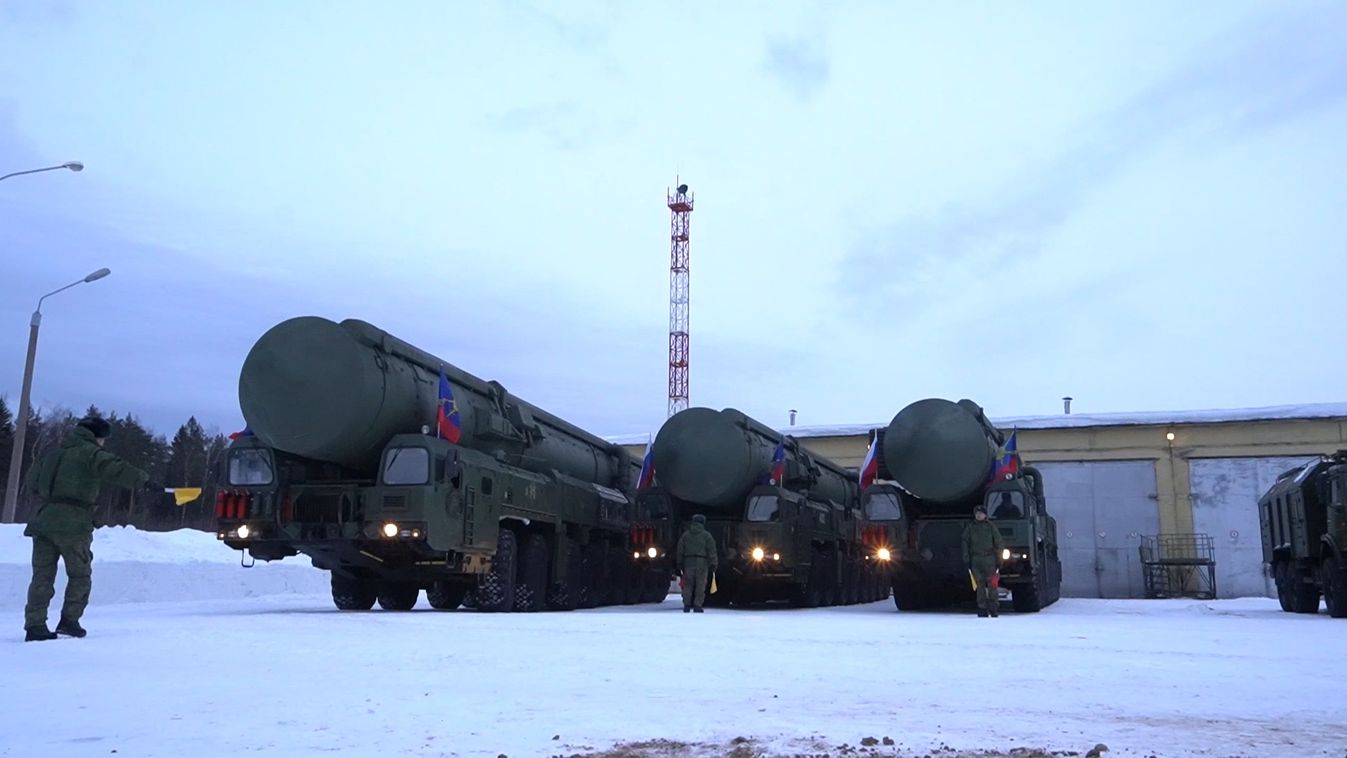 Moszkvába indulnak a Jarsz rakétakilövők