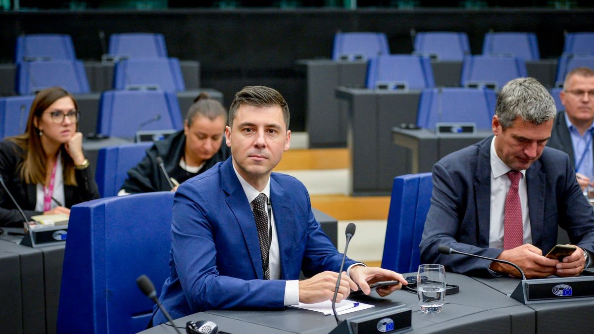 „Ukrajnának elszámolási kötelezettség nélkül szolgáltatnak pénzeszközöket”
