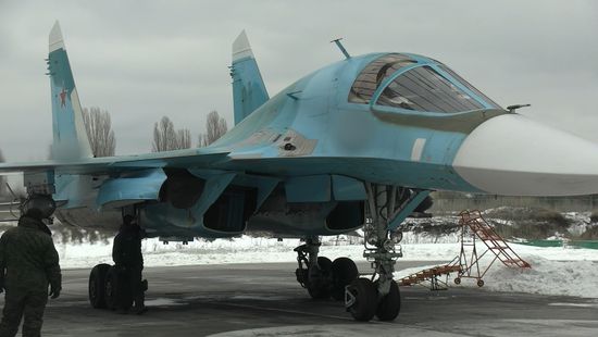 Menőzött egyet a Szu–34-es orosz pilótája miután ledobta a bombát + videó