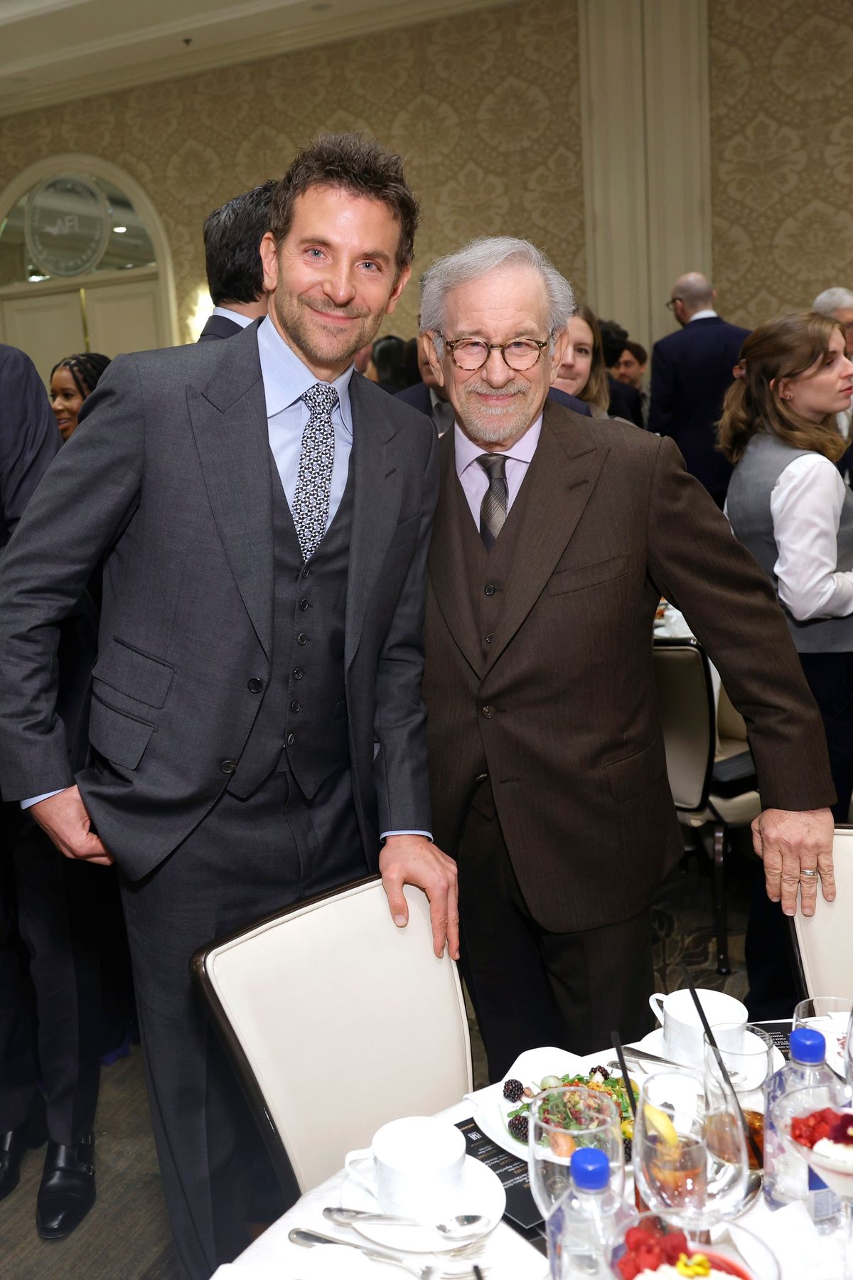 Bradley Cooper és Steven Spielberg is a Village Theater megmentői között vannak 