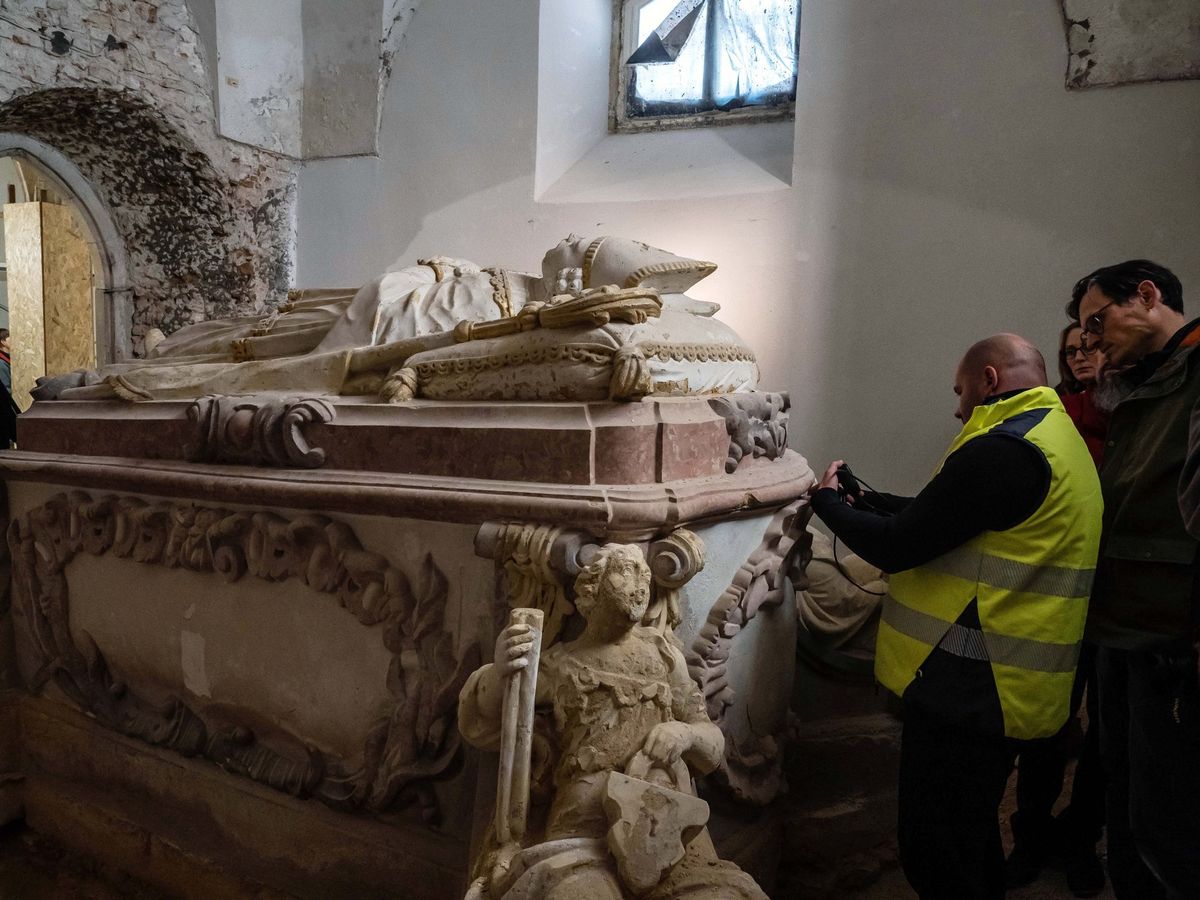 Padányi Biró Márton veszprémi püspök monumentális síremlékét idén kezdik restaurálni