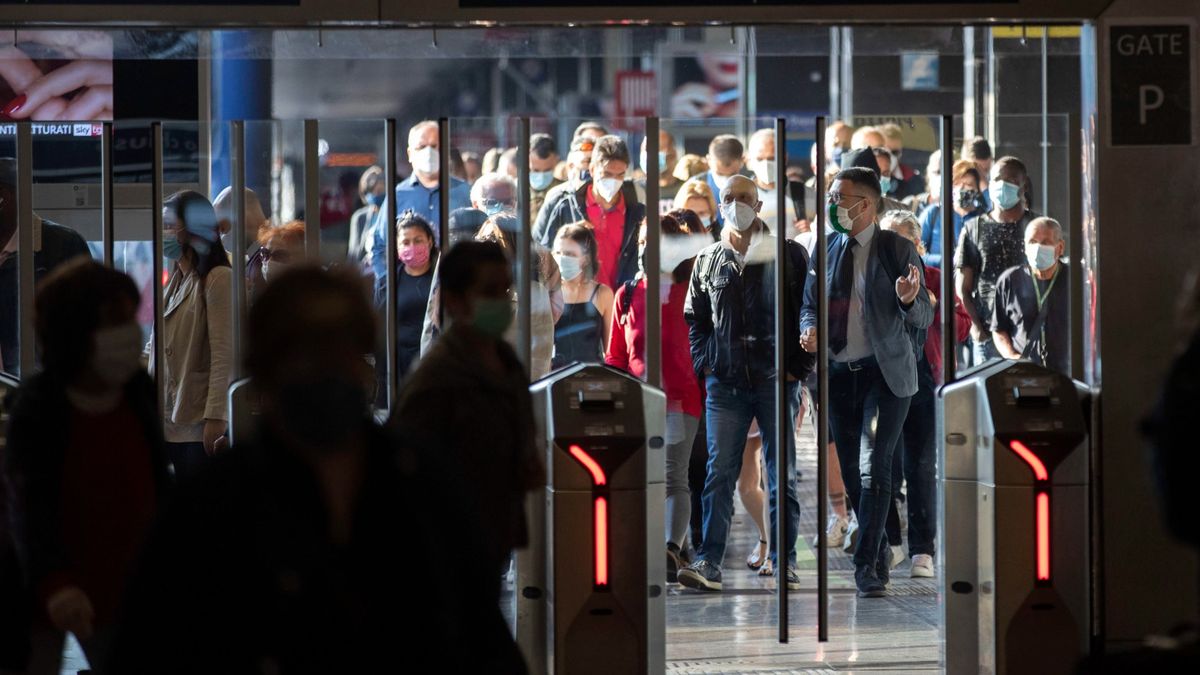 Rettegésben tartják a migránsok a római Termini pályaudvart