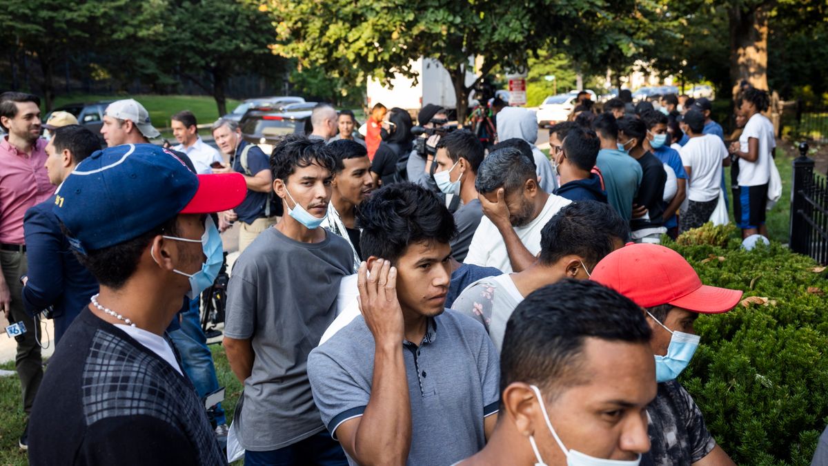 A rendőrökre támadtak illegális bevándorlók az Egyesült Államokban, elengedték őket