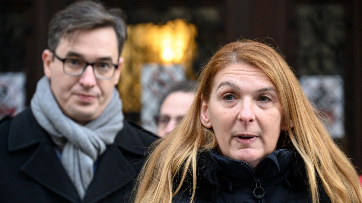 Baranyi Krisztina trükközik az óvónők béremelésével, 55 ezer forinttal kevesebbet kaptak
