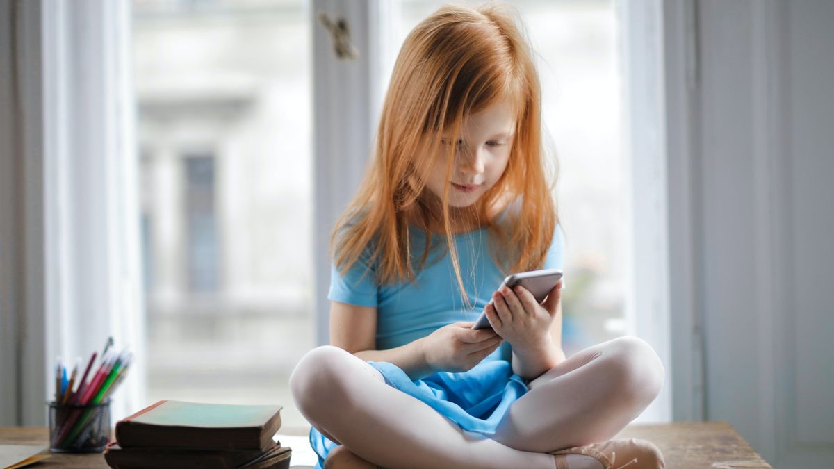 Az iskola házirendjén múlik, lehet-e mobilozni az intézményben