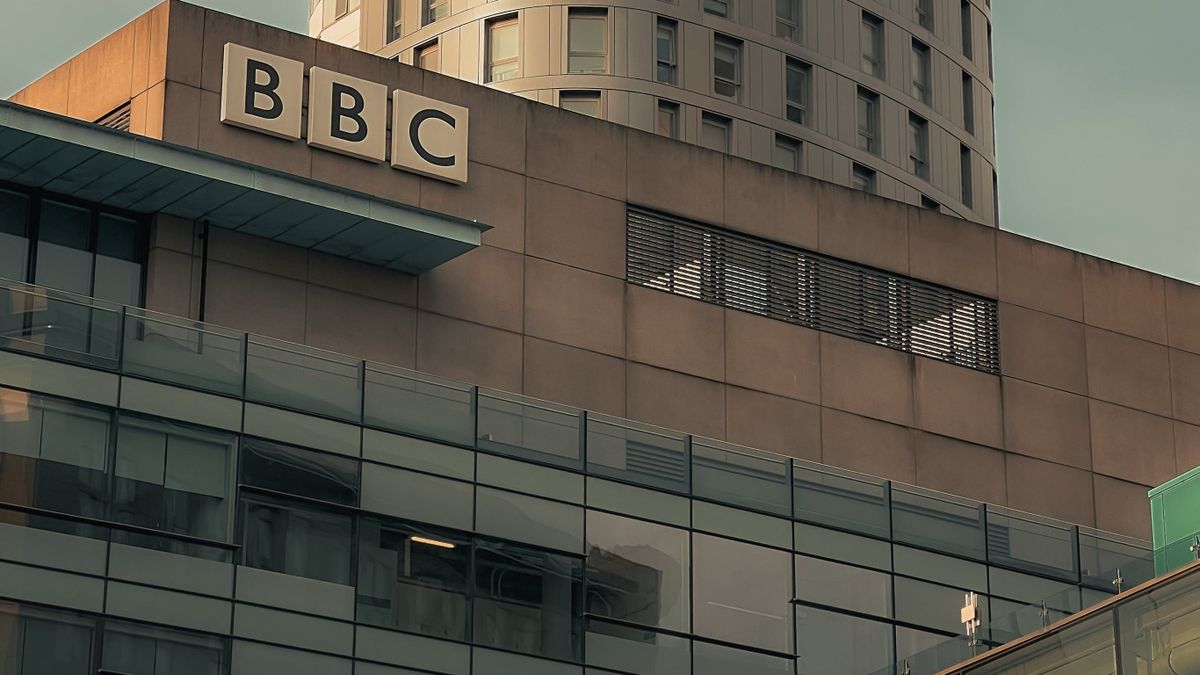 A zsidók nácik, a fehérek paraziták a BBC fekete munkatársa szerint