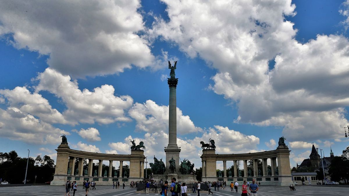 Aki teheti, kora este kerülje el a Hősök terét és környékét