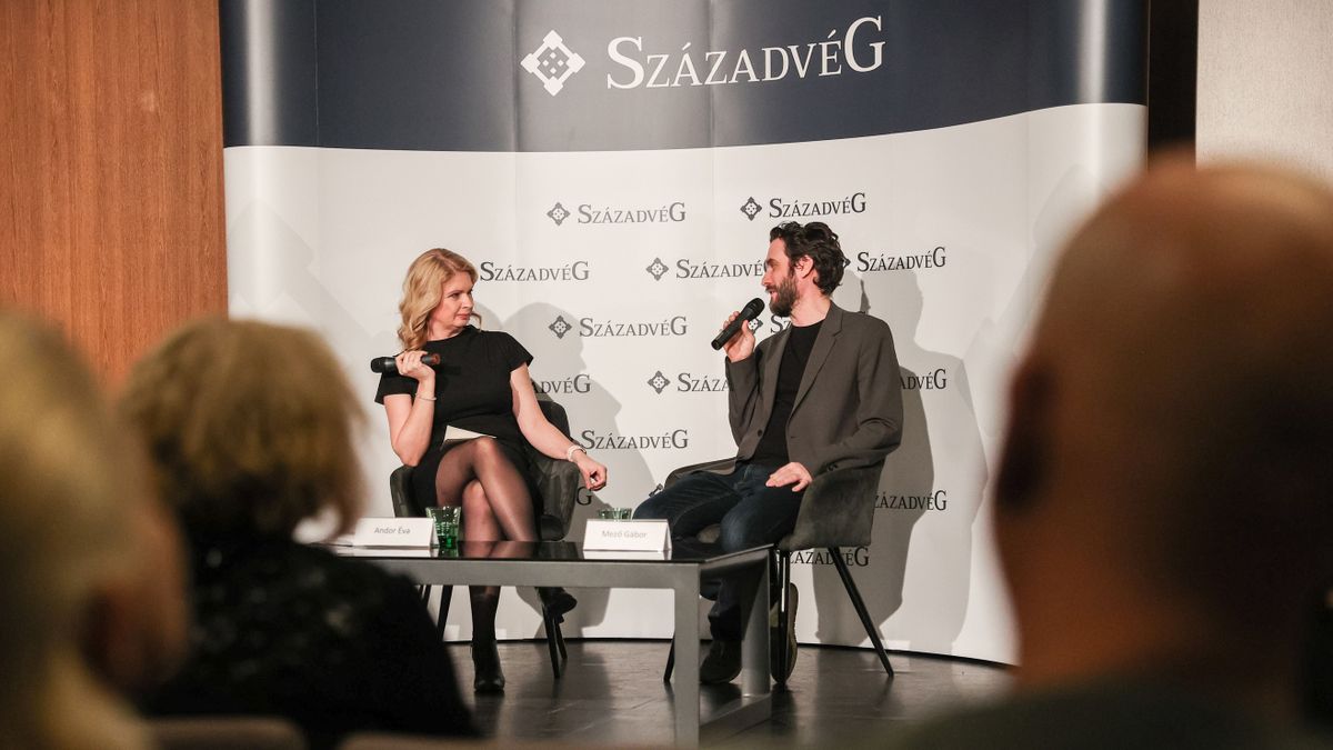 Kommunista trükk a független sajtó