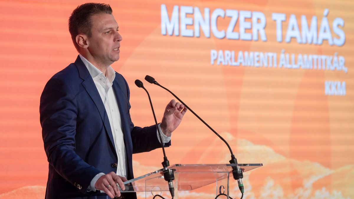 Menczer Tamás: Magyar Péternek csak Magyar Péter fontos + videó
