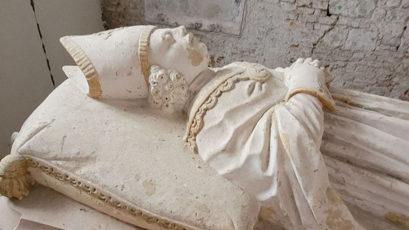 Padányi Biró Márton veszprémi püspök síremléke