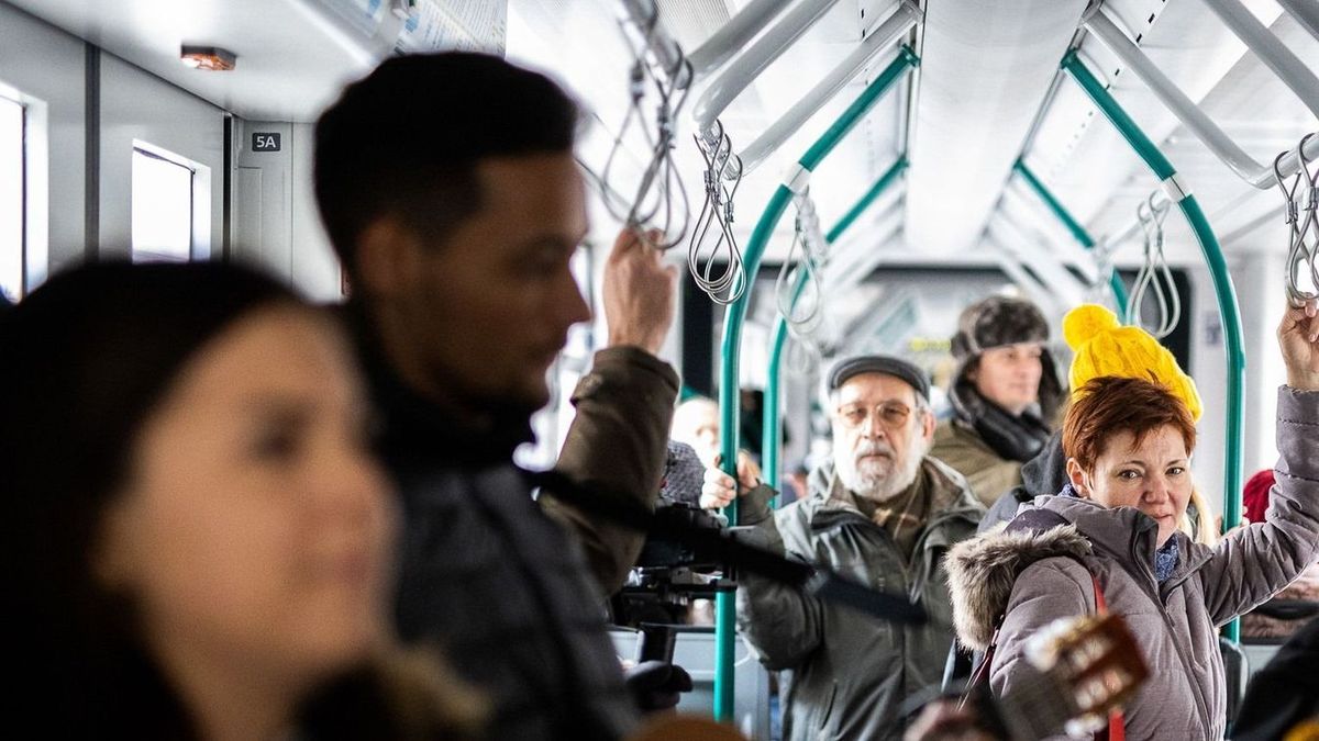 Teljesen ingyenessé válik a fővárosi közlekedés az agglomerációban élő 14 év alattiaknak