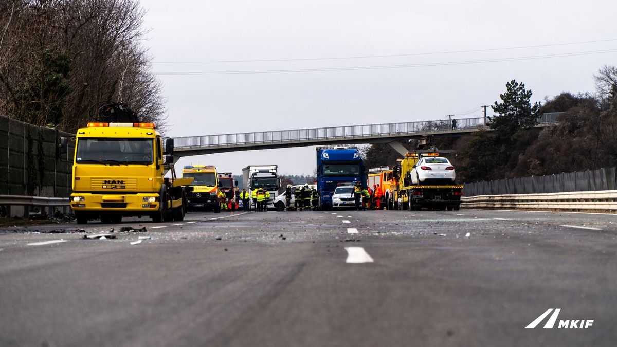 Fontos tájékoztatást adtak ki az M7-es tömegbaleset ügyében