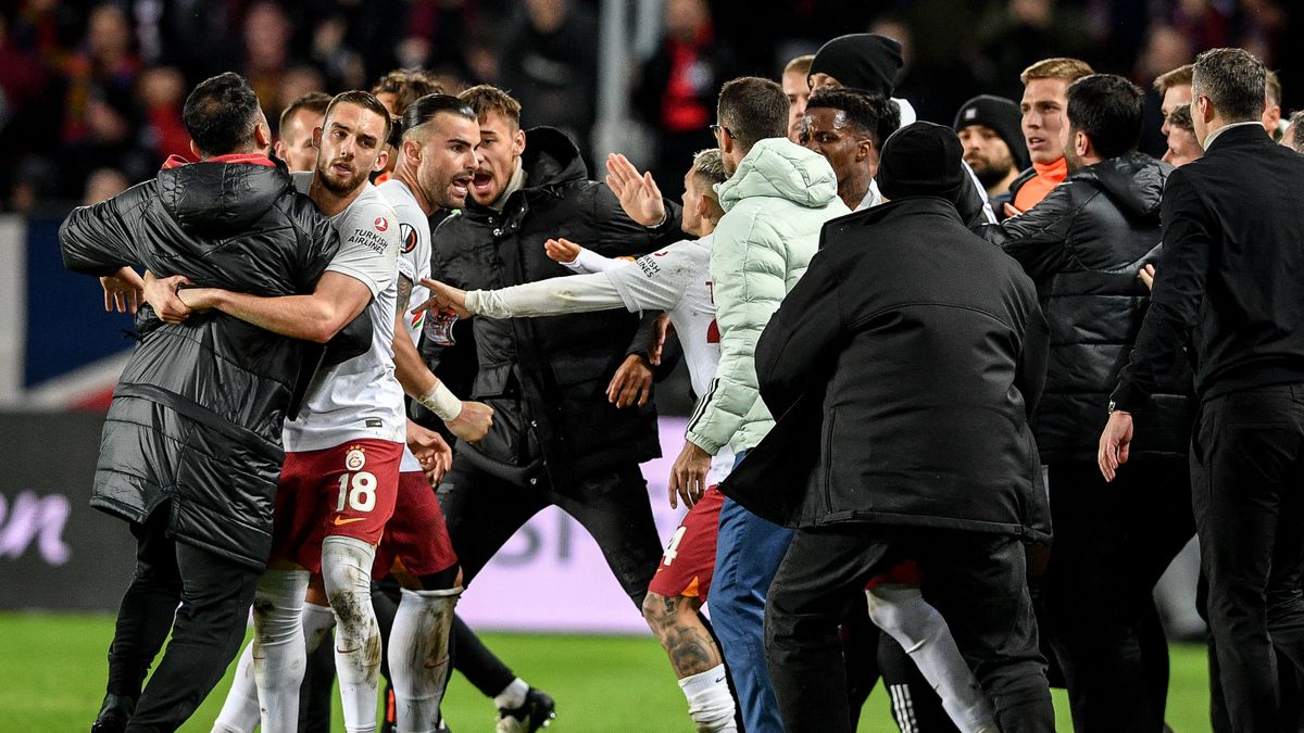 Brutális verekedés Prágában a Sparta és a Galatasaray meccse után + videó