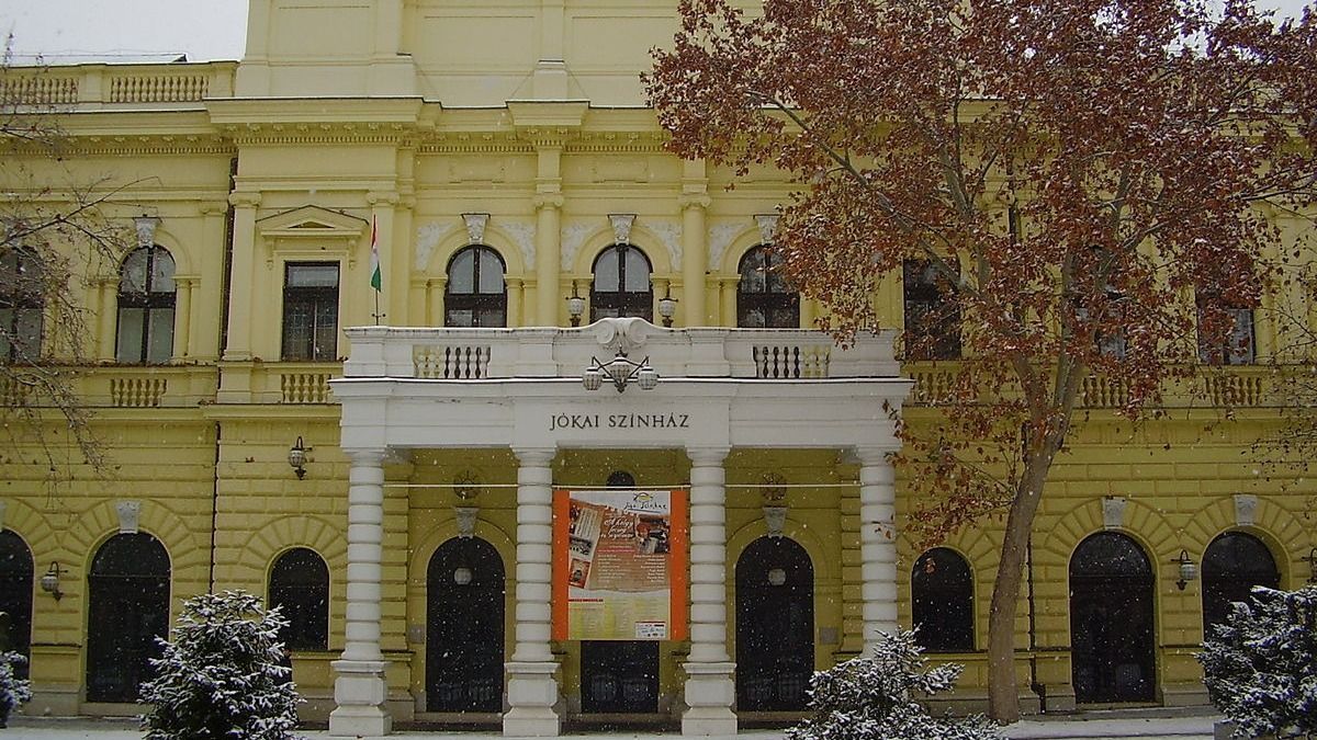 A Békéscsabai Jókai Színház újraindítja a Színház házhoz megy programot