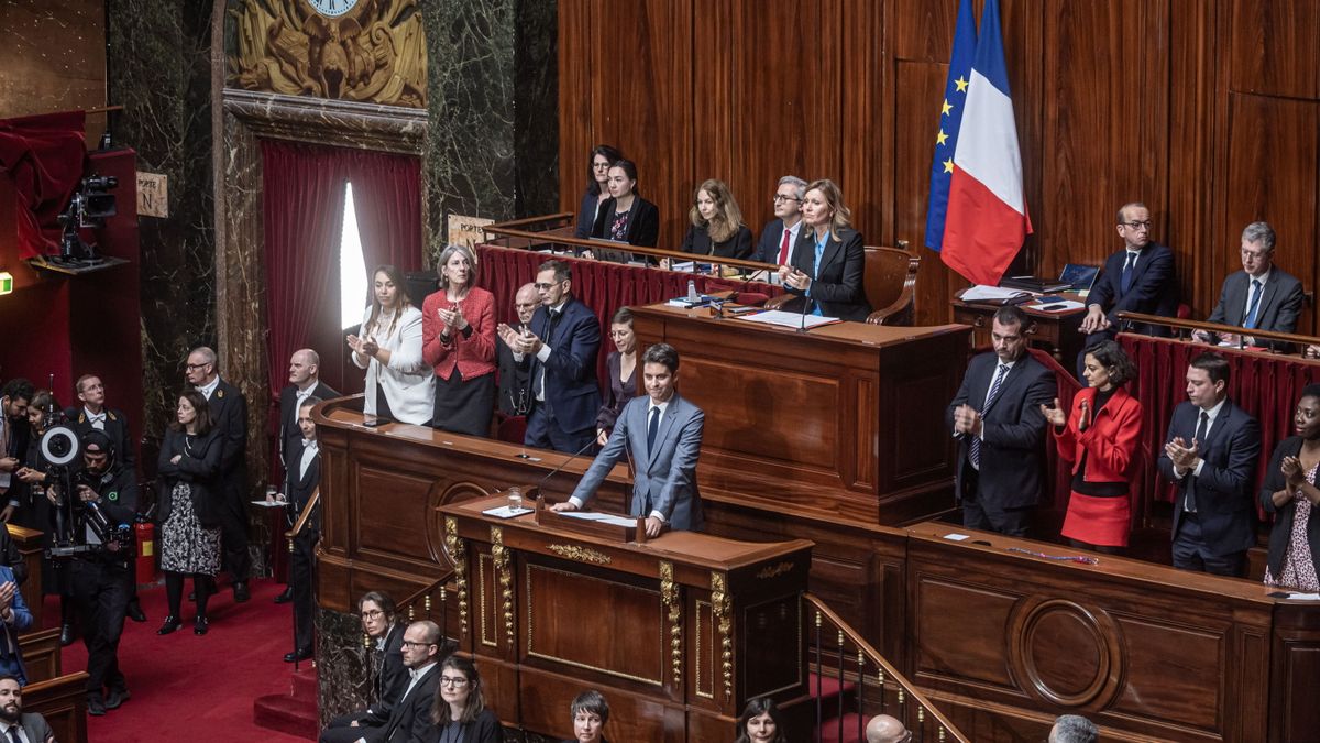 Földi-Kovács Andrea: Macron vezetésével a halált választhatja Franciaország