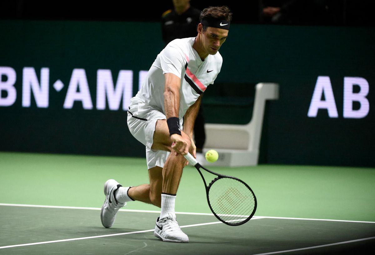Roger Federer egykezes fonák tenisz szkander