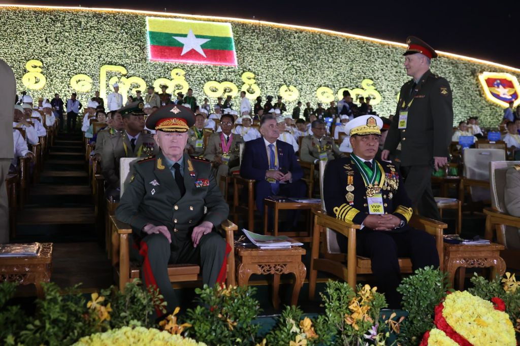 A mianmari katonai parádé