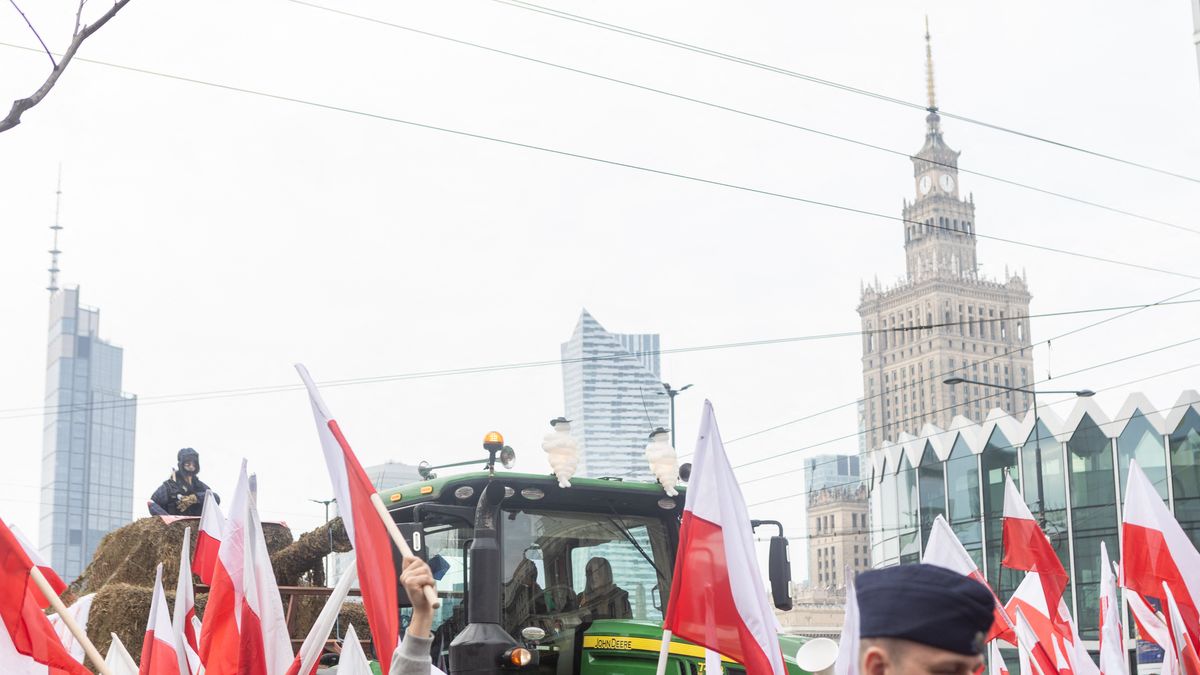 Újra káoszt okoznak a gazdák a határon